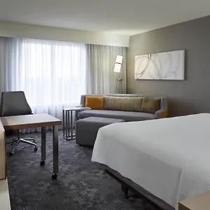 *** Hotel Courtyard By Marriott Airport Canada